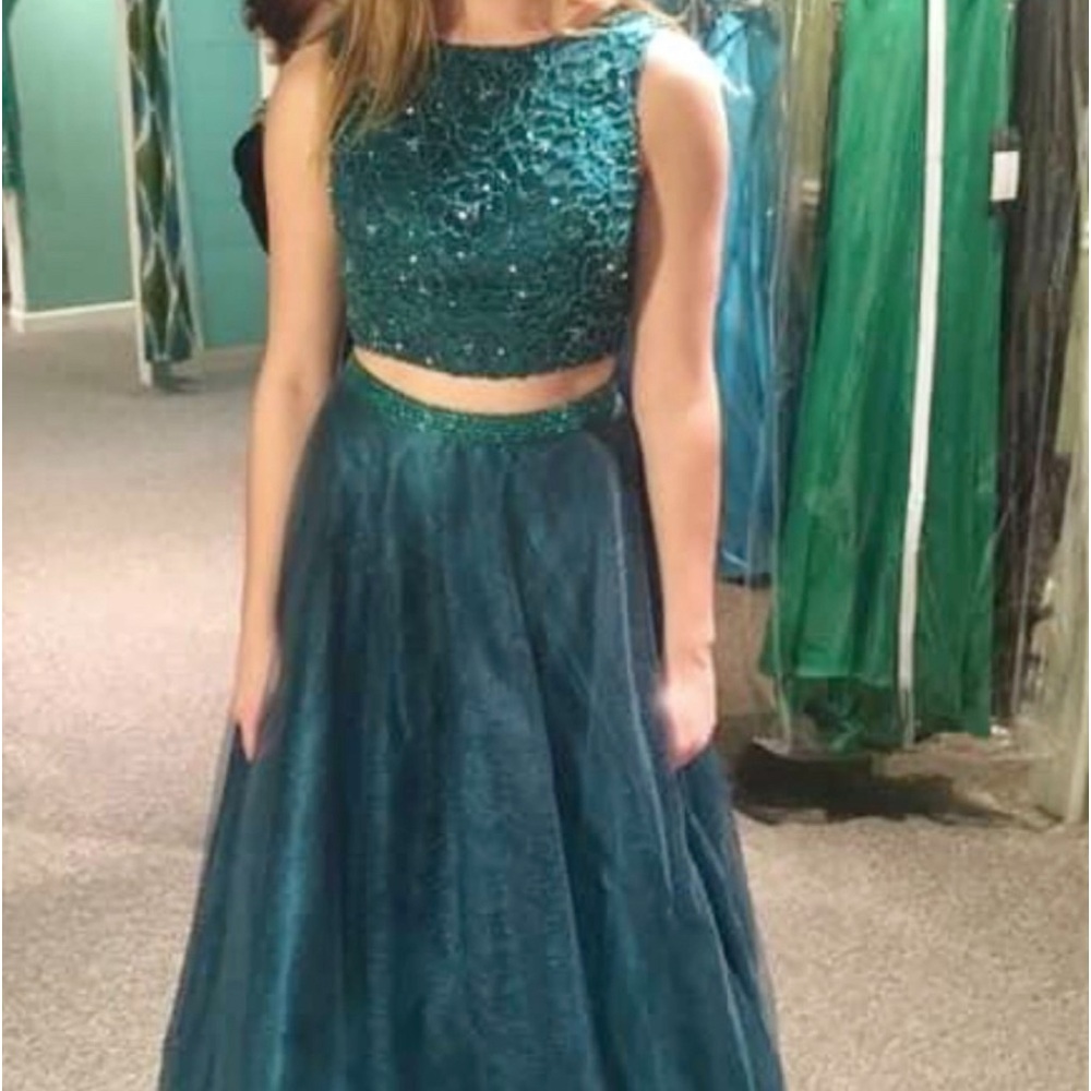 Jovani brand two piece emerald prom dress size 8